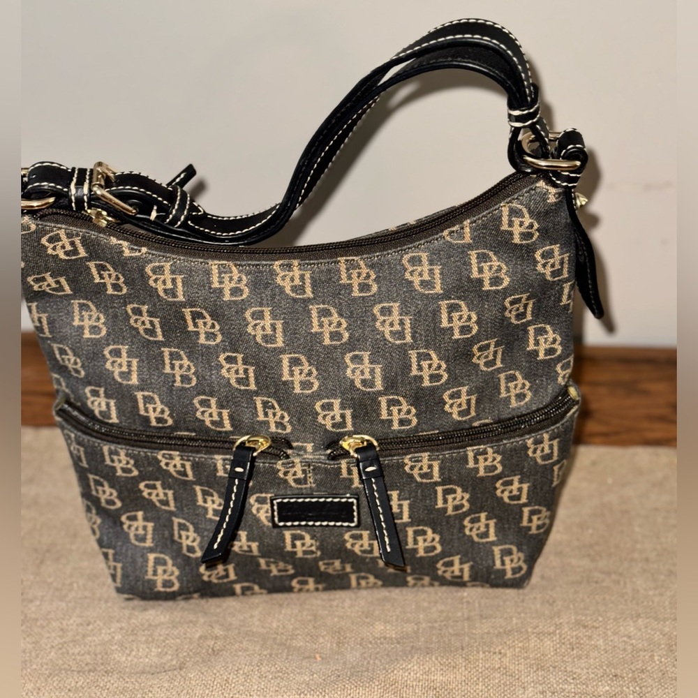Dooney & Bourke Y2K Black and Tan Monogram Shoulder Bag